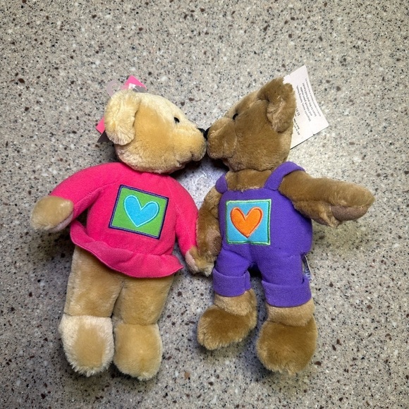 Vintage Hallmark Kiss Kiss Bears NWT - Picture 1 of 8